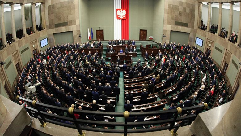 Polonia ratifikoi protokollin për anëtarësimin e Maqedonisë së Veriut në NATO
