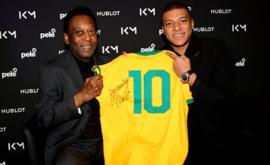 Pele është kthyer në Brazil pas problemeve shëndetësore