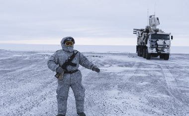 Rusia e ka shtuar kontrollin në Arktik, me një bazë të fuqishme ushtarake (Foto)