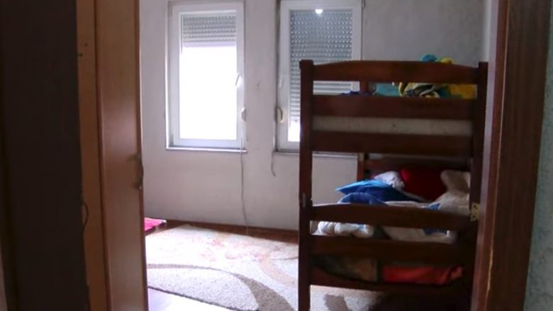 Gruaja që mbyti foshnjën në Prizren, dyshohet se një vit më parë e kishte vrarë edhe një tjetër fëmijë të saj! (Video)