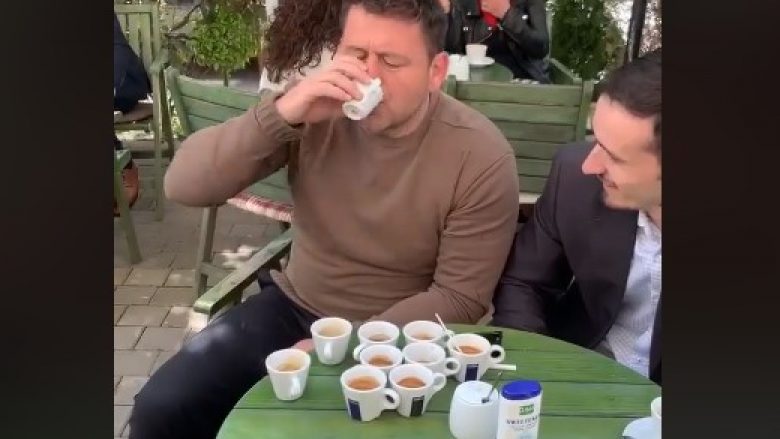 Dhjetë të tilla “eks” vetëm në mëngjes, deputeti kosovar tregon se është “rekordmen” në pirjen e kafesë (Video)