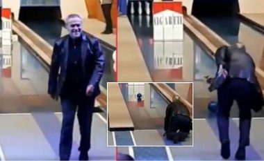 Kryebashkiaku i Zagrebit i bën të gjithë të qeshin gjatë një loje Bowlingu – dështon dy herë, pastaj rrëzohet në tokë (Video)