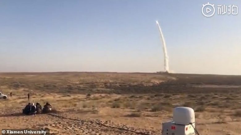 Universiteti kinez lansoi me sukses raketën hipersonike, që lëvizë pesë herë më shpejtë se shpejtësia e zërit (Video)