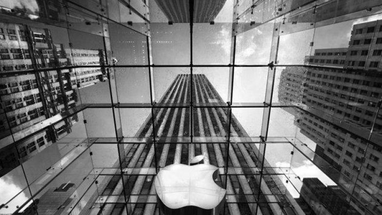Apple përgjigjet ndaj kritikave për kushtet e rënda të punës në fabrikat e tyre kineze