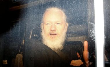 Ligjvënësit britanikë kërkojnë që Assange të ekstradohet në Suedi