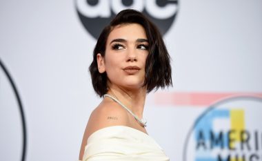 E nominuar në “Billboard Music Awards”, Dua Lipa kërkon votën e fansave