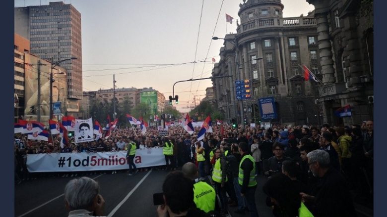 Në Beograd sot pritet protestë masive kundër Vuçiqit