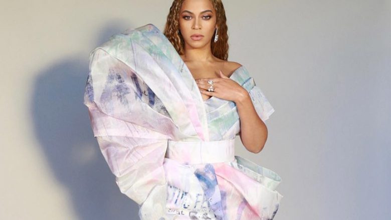 Edhe një këngë befasuese nga Beyonce, lanson “Before I let Go”