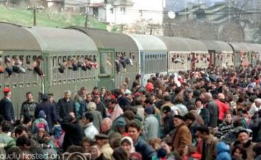 Treni që barti shqiptarët e dëbuar në pranverën 1999 shndërrohet në muze të gjenocidit serb në Bllacë