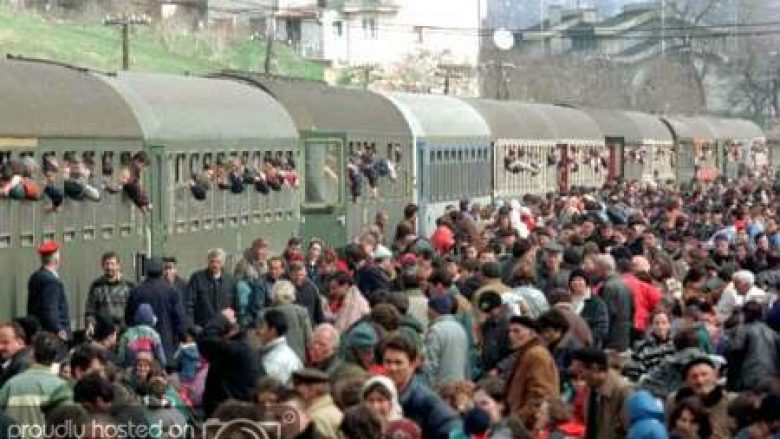 Treni që barti shqiptarët e dëbuar në pranverën 1999 shndërrohet në muze të gjenocidit serb në Bllacë