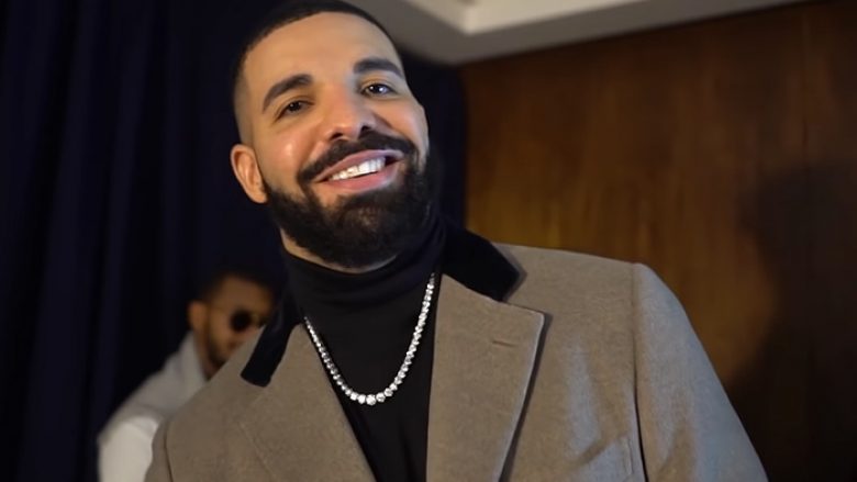 Drake tregon veshjen e tij një milion dollarëshe
