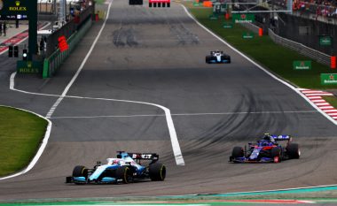 Gropa në pistë detyron anulimin e provave të lira të Formula 1 në Baku