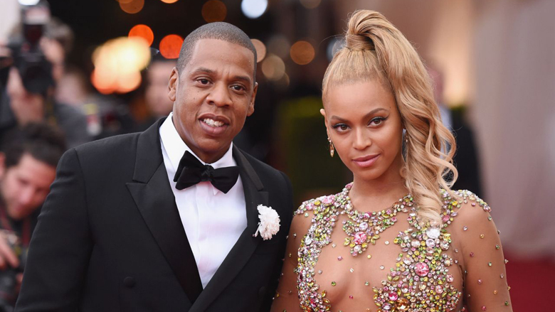 Pse Jay Z prek gjithë kohën këmbën e Beyonce-s? Ç’tregon gjuha e trupit për ta?