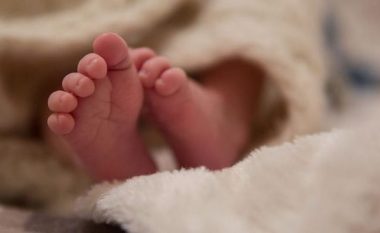 Tri foshnja të nënave me COVID po trajtohen në Neonatologji, një në gjendje të rëndë