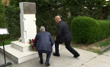 Thaçi e Haradinaj bëjnë homazhe tek Obelisku i të Pagjeturve
