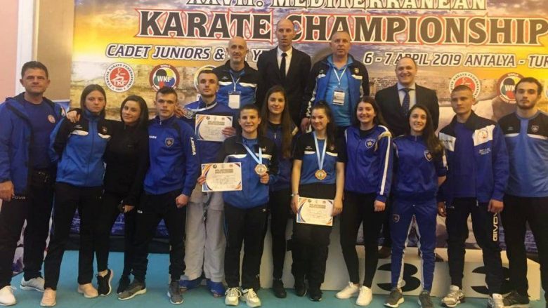​Kosova kthehet me tetë medalje nga Kampionati i Karates në Turqi
