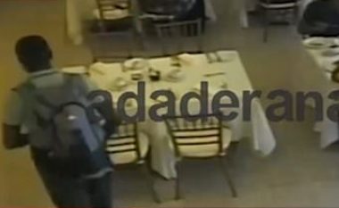 Momenti pak sekonda para shpërthimit: Kamikazi futet në hotel, duket nervoz - shumë afër njerëzve që po hanin mëngjesin (Video)