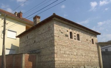 Kulla e Ukë Maxharrajt, objekti qindravjeçar në Gremnikë të Klinës që u rezistoi edhe granatimeve serbe (Video)