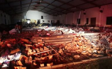 Rrëzimi i murit të një kishe vret së paku 13 persona në Afrikën e Jugut