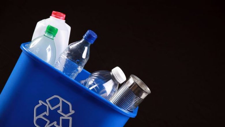 Parlamenti Evropian ndalon tregtimin e plastikës një përdorimshe