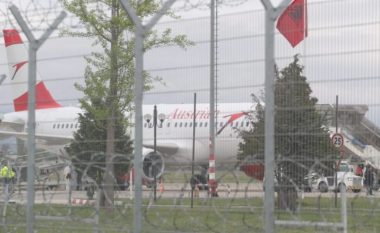 Vjedhja e milionave në Aeroportin e Tiranës – bëhet e ditur se si hynë grabitësit deri tek avioni dhe si nisi përplasja me armë me policinë (Foto)