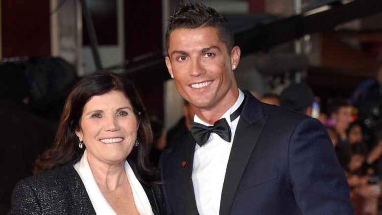 Nëna e Cristiano Ronaldos tregon se çfarë i tha ai pas humbjes ndaj Ajaxit