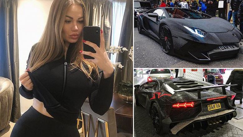 Modelja ruse Daria Radionova mbulon me dy milionë Swarovski ‘Lamborghini’-n e saj