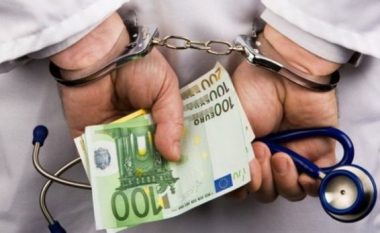 Arrestohet punëtorja e QKUK-së, kapet në flagrancë duke marr 400 euro ryshfet