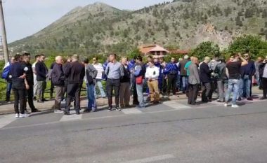 Kryeministri Rama pritet me protesta në Shkodër, qytetarët bllokojnë rrugën