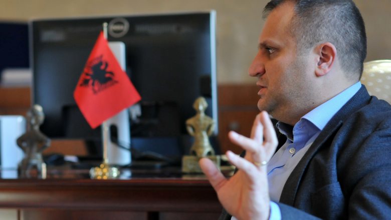 Shpend Ahmeti reagon ndaj propozimit për ndarje të mjeteve nga Qeveria e Kosovës për katedralen Notre Dame