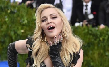 Nga Kate Moss te Madonna: Figura të njohura me dhëmbë të çrregullt dhe krenarë