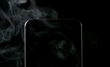 Samsung: Galaxy S10 i djegur, jo shkak i mosfunksionimit të pajisjes