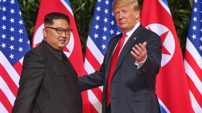 Trump thotë se Kim Jong Un kërkoi ndjesë për hedhjen e raketave