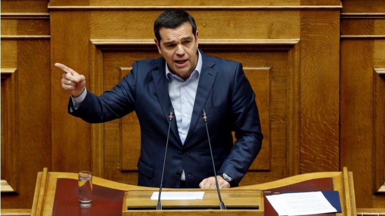 Tsipras nga Parisi kërkon hapjen e negociatave për Maqedoninë e Veriut