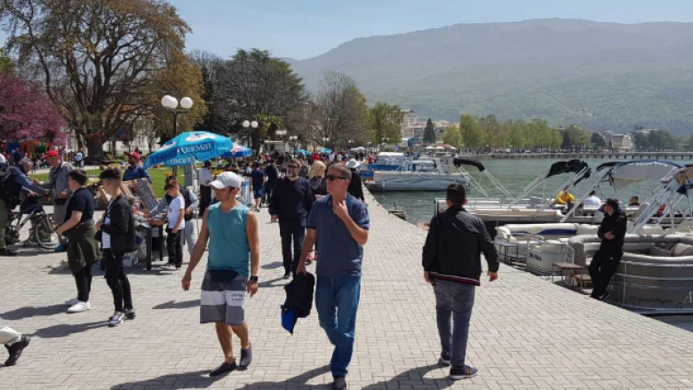 Punëtorët turistik paralajmërojnë protesta dhe bllokada në gjithë Maqedoninë