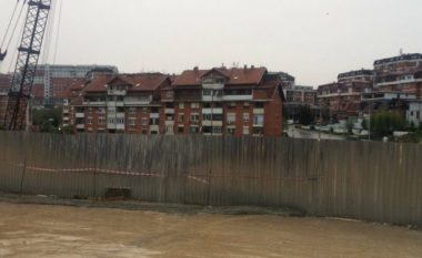 Rrëshqet dheu në Prishtinë, evakuohen dy familje