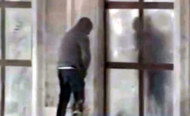 Urinoi në derën e Kryeministrisë, arrestohet nga policia