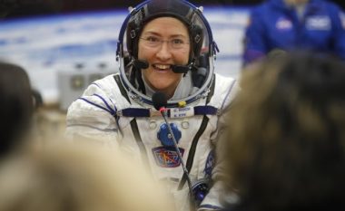 Christina Koch 11 muaj në hapësirë, kërkon të thyejë rekordin e femrave