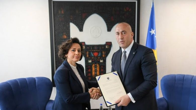 Adriana Hoxhiq emërohet ministre e Administrimit të Pushtetit Lokal