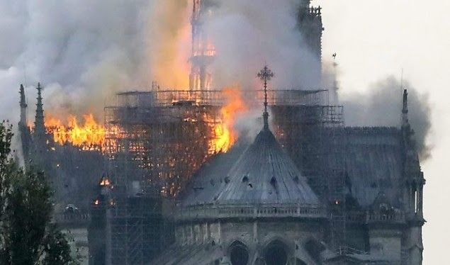 Merkel Notre Dame, symbol of France and our European culture