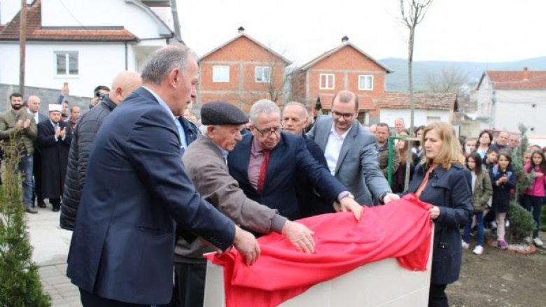 Inaugurohet pllaka përkujtimore e viktimave të eksodit të Malishevës së Gjilanit