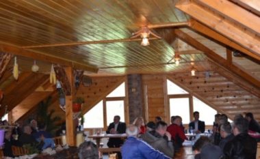 Matoshi diskuton me banorët e Gornjasellës për planin rregullues të Prevallës