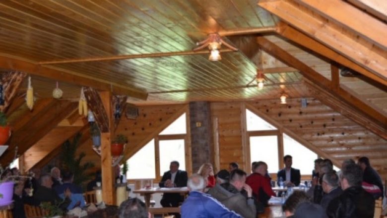 Matoshi diskuton me banorët e Gornjasellës për planin rregullues të Prevallës