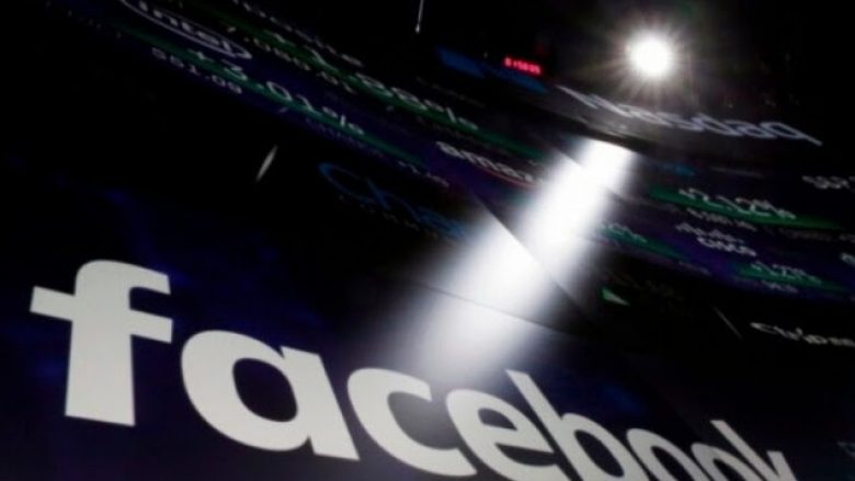 Facebook bllokon mbi 1.000 llogari në Pakistan dhe Indi