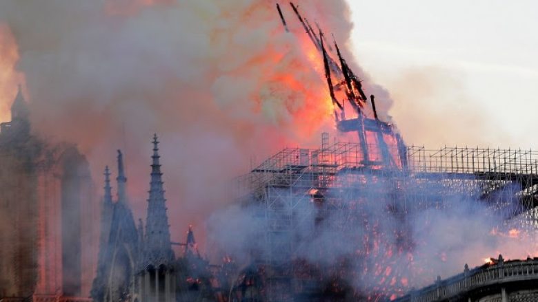 Trump i ofron ndihmë Macronit për rindërtimin e Notre Dame