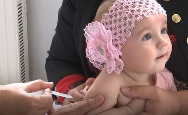 Shënohet java e vaksinimit, mjekët thonë se problem mbeten fëmijët e komunitetit RAE (Video)