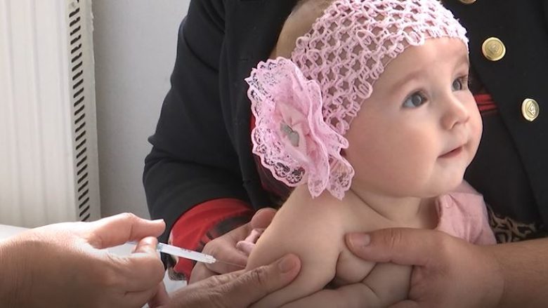Shënohet java e vaksinimit, mjekët thonë se problem mbeten fëmijët e komunitetit RAE (Video)