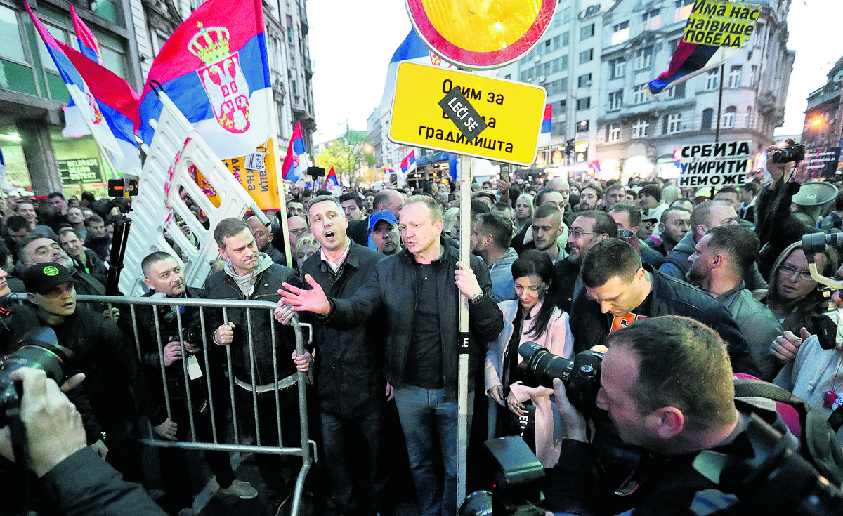 Protesta Masive Kundër Vuçiqit Në Beograd Telegrafi Telegrafi