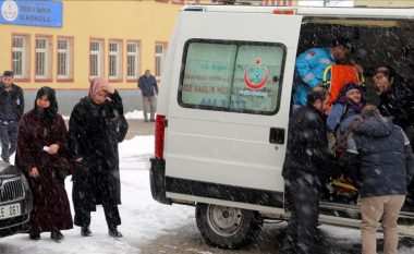 Qytetarët në Lindje të Turqisë votuan nën reshjet e borës