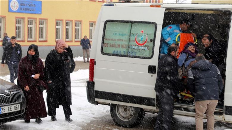 Qytetarët në Lindje të Turqisë votuan nën reshjet e borës